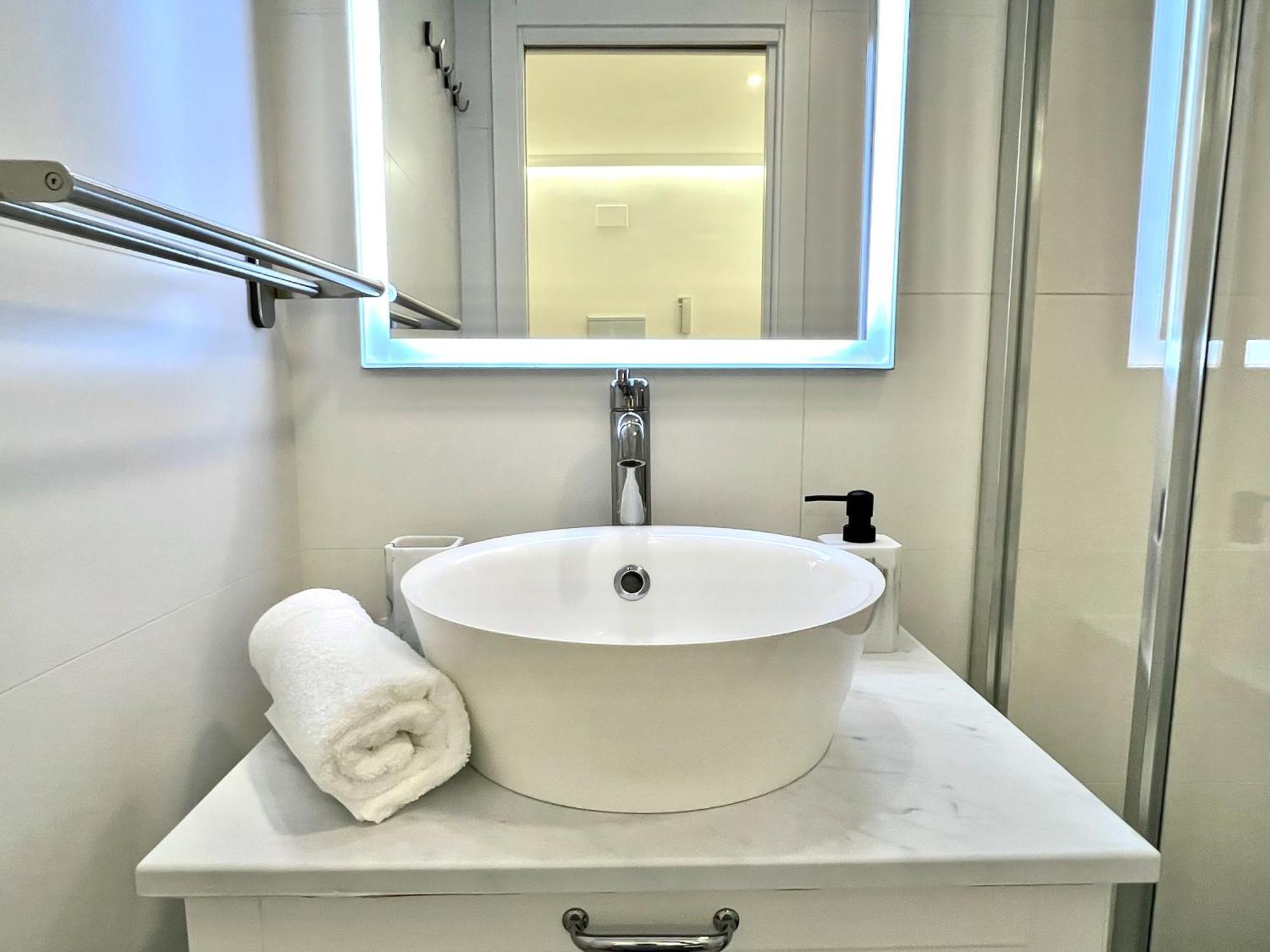 Apartment In The Heart Of Madrid-Piso En Malasana 외부 사진